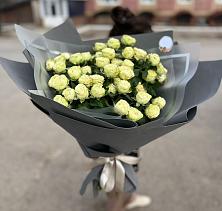Букет Белые кустовые розы Солинеро в Горячем Ключе